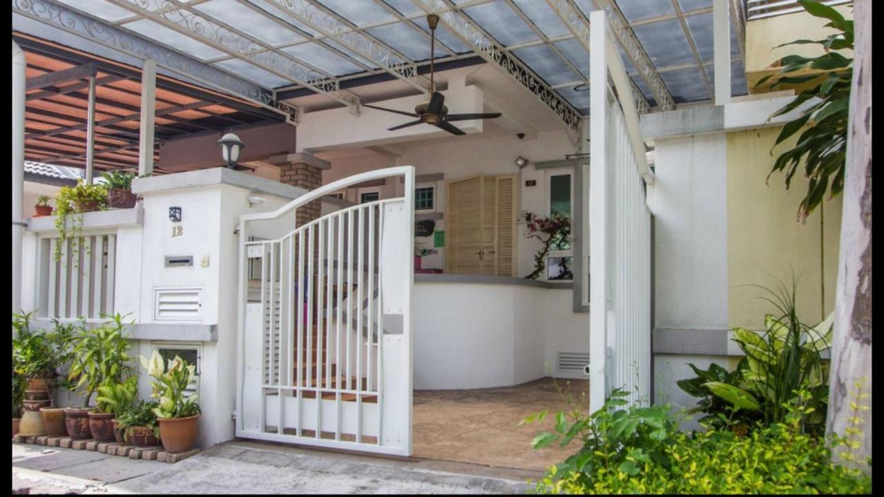 Nautilus Bay Home Inn George Town Exterior photo