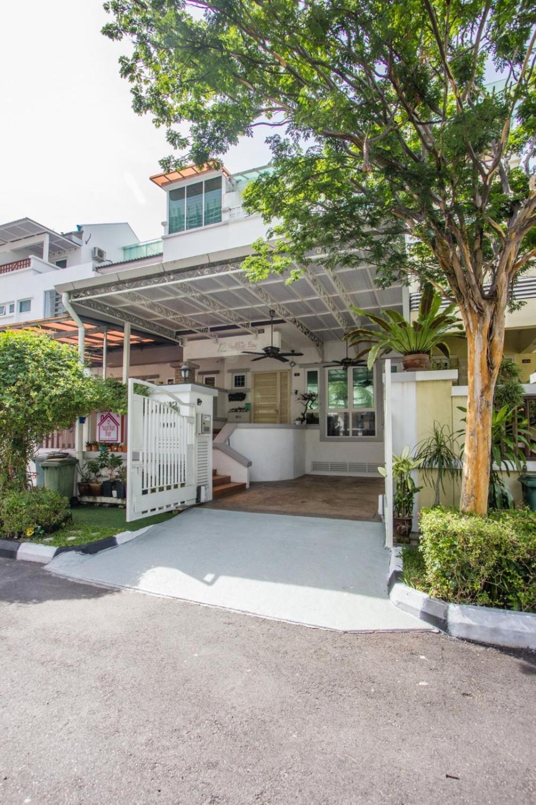 Nautilus Bay Home Inn George Town Exterior photo